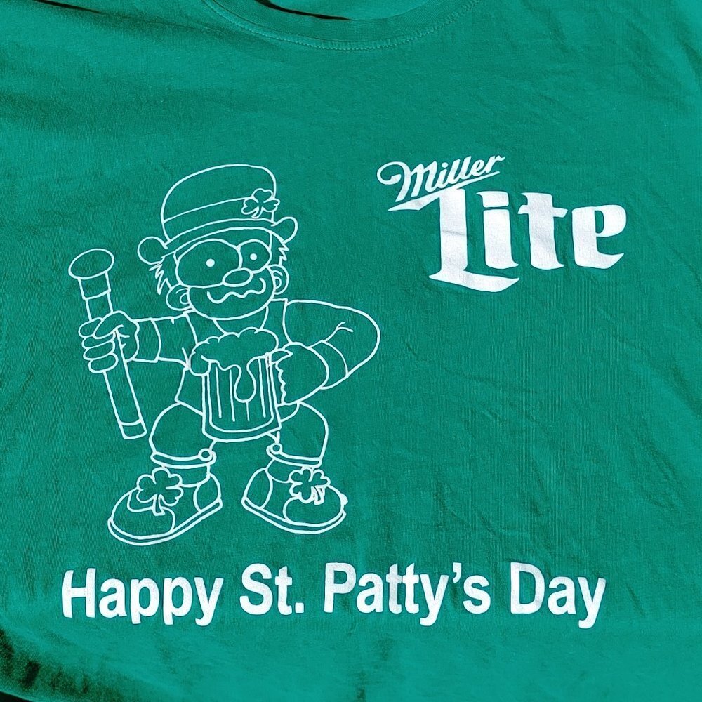 Miller Lite "Happy St Patty's Day" T-Shirt L Crew Leprechaun Shamrocks Beer